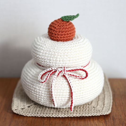 "Assembled kagami-mochi" Crochet Pattern